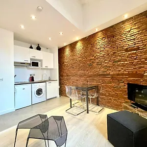 https://arre-st-pierre-dme-hyper-centre.midi-pyreneeshotels.com