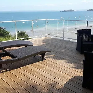 https://cancale-port-mer-les-pieds-dans-leau.inbrittany.com